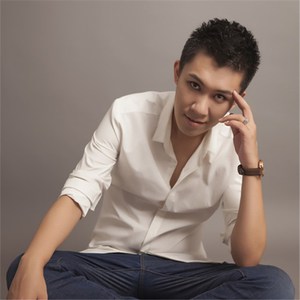 亚洲国产偷自拍
